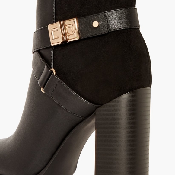 Women boots - Picture 2 of 3